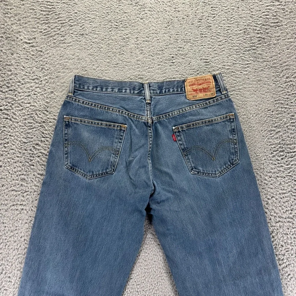 Vintage Levi's 550 Jeans Mens 34x34 Blue Cotton Denim Straight Relaxed Workwear